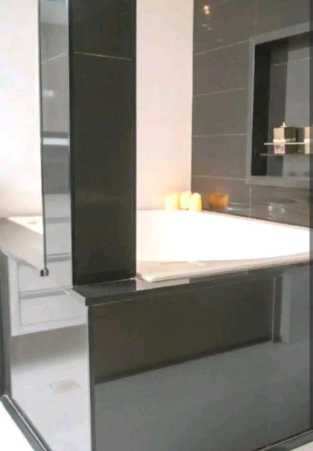 Apart Luxo No Centro Com Hidromassagem Apartment Curitiba Exterior foto
